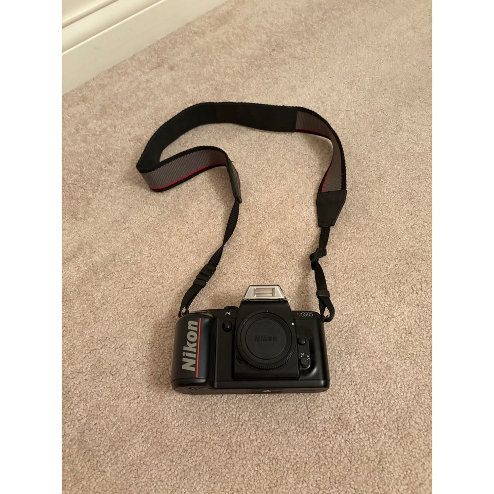 Nikon N5005 35mm SLR Film Camera‎ Black Vintage with Strap Untested